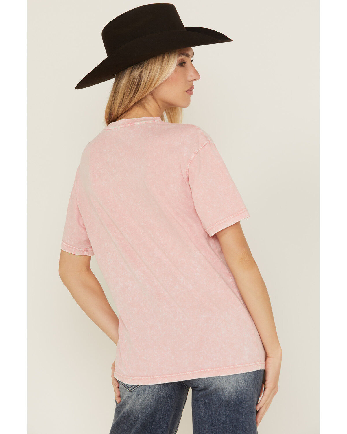 Ariat Women's Howdy Short Sleeve Graphic Tee