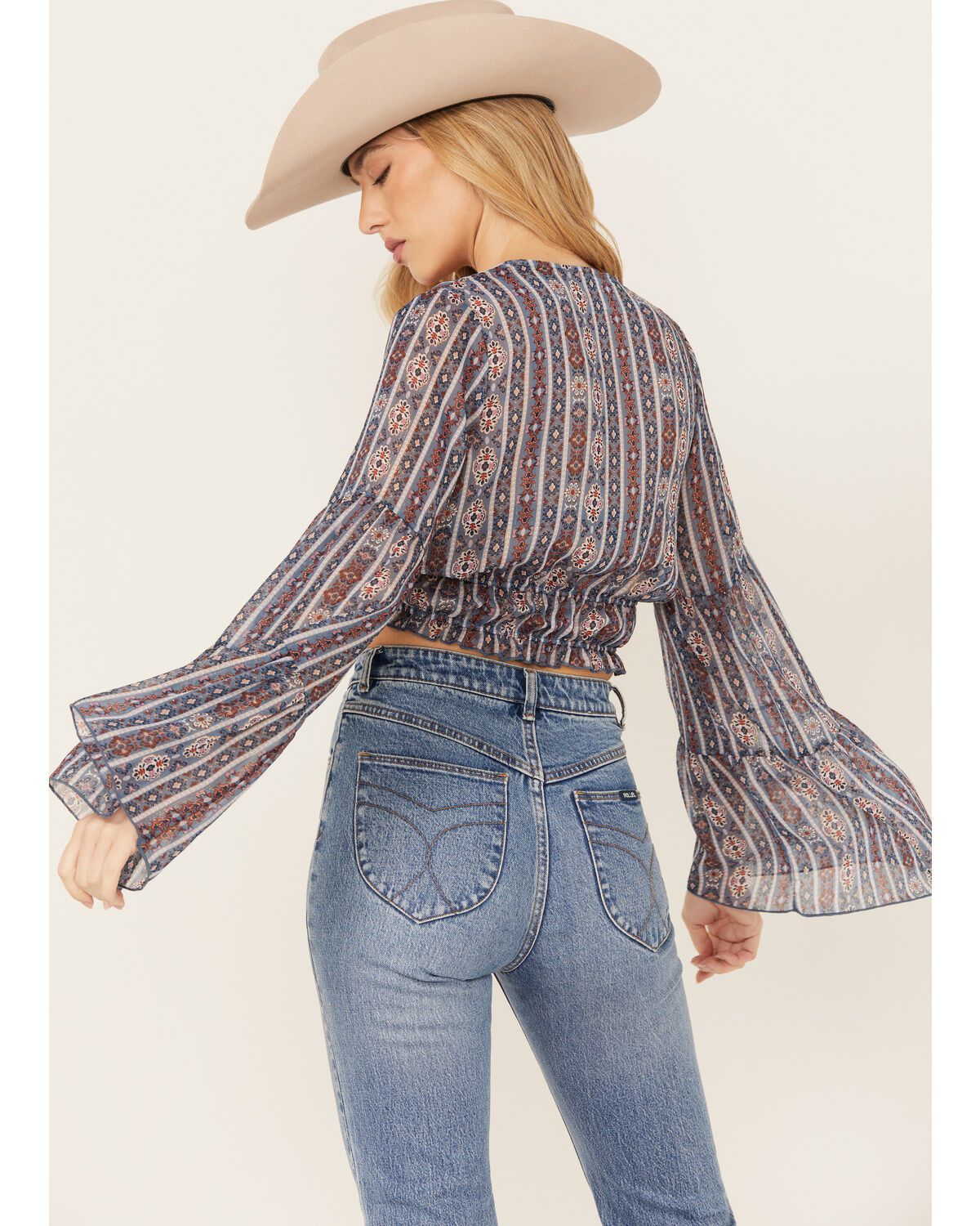 Wild Moss Women's Printed Tie Front Bell Sleeve Cropped Kimono