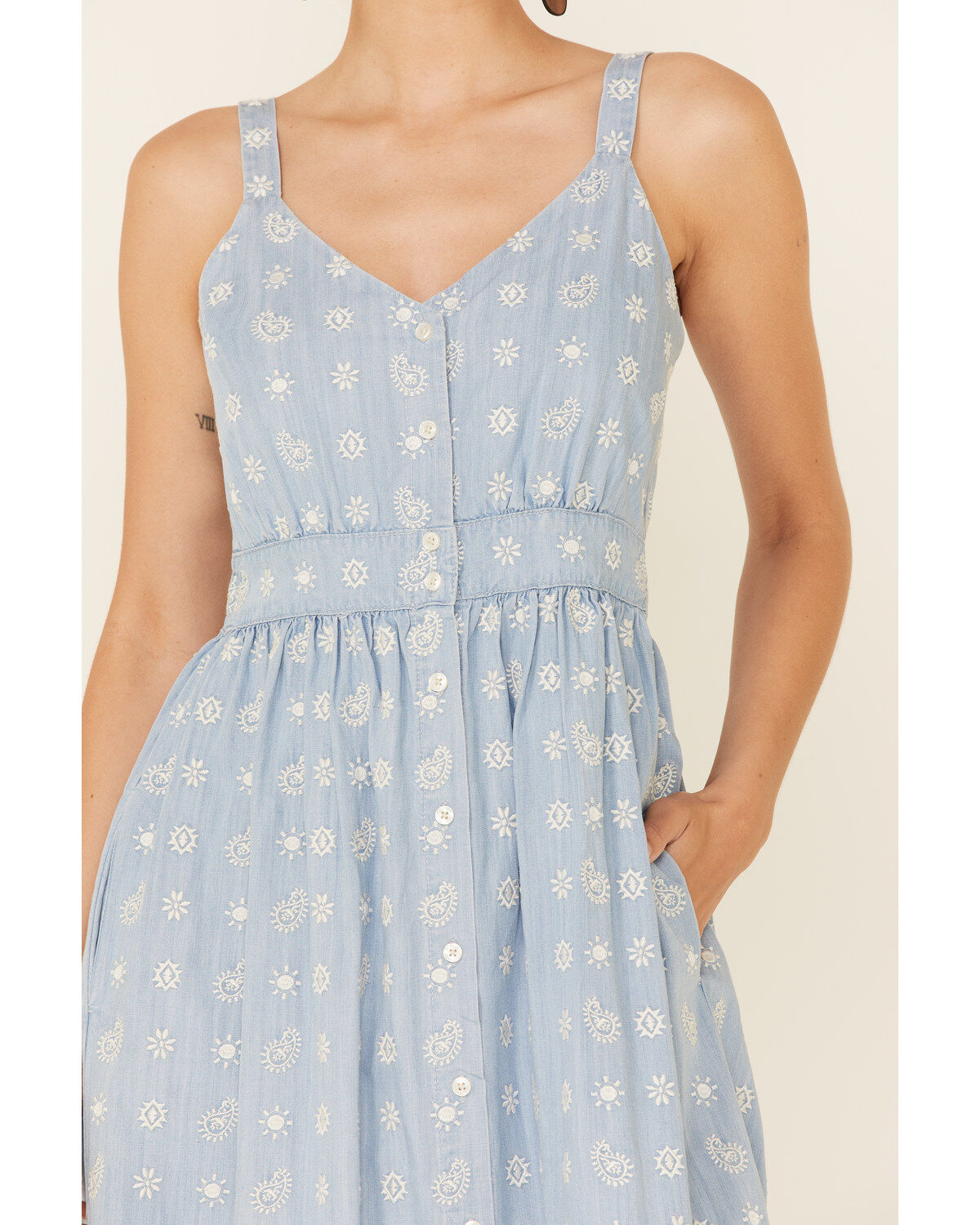 Stetson Women's Embroidered Button Front Midi Dress