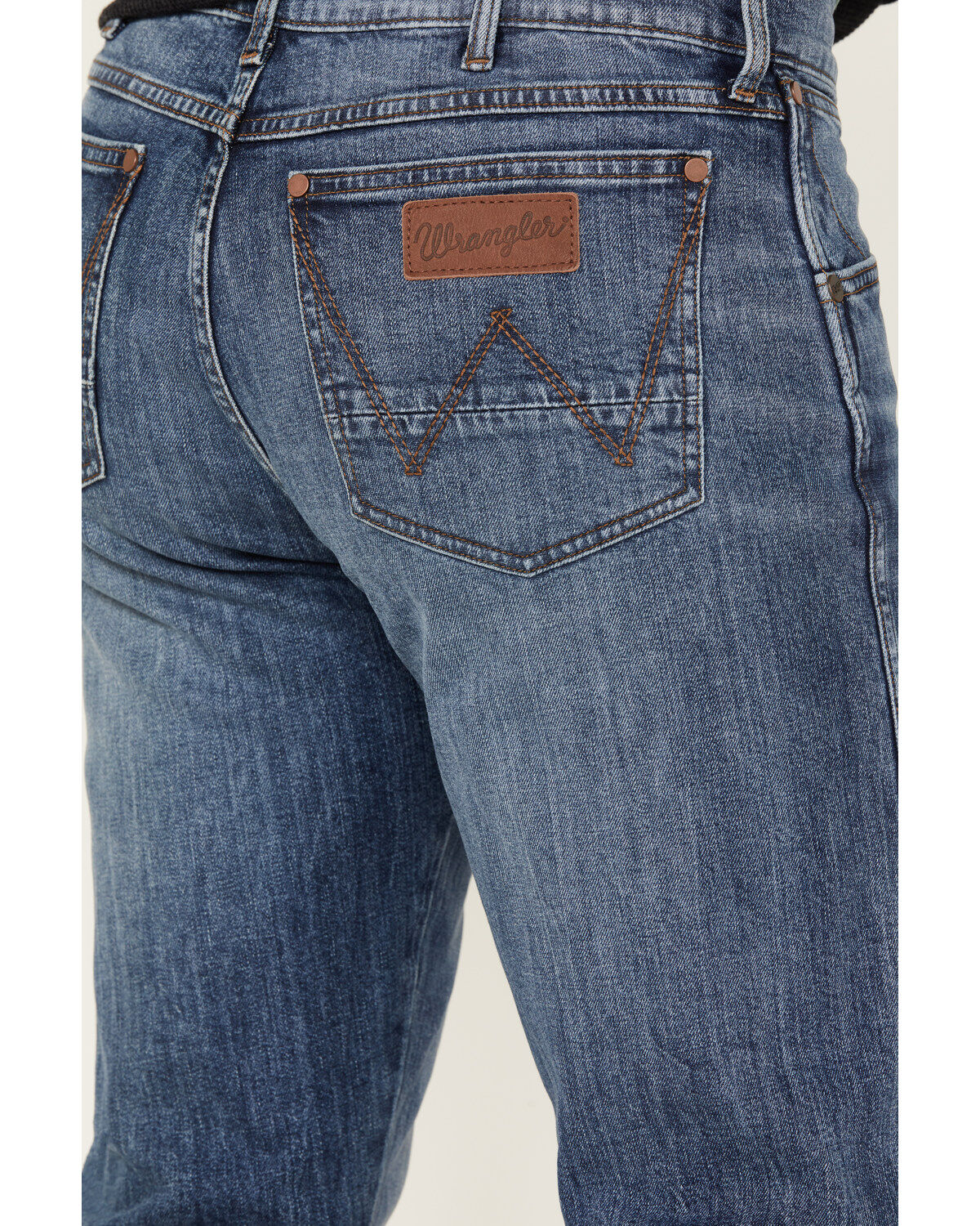 Wrangler Men's 88MWZ Retro Sawdust Medium Wash Slim Straight Denim Jeans - Tall
