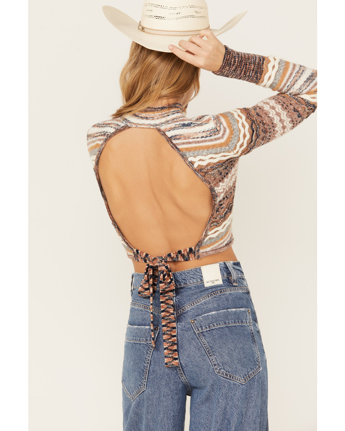 Shyanne Women's Open Back Cropped Sweater