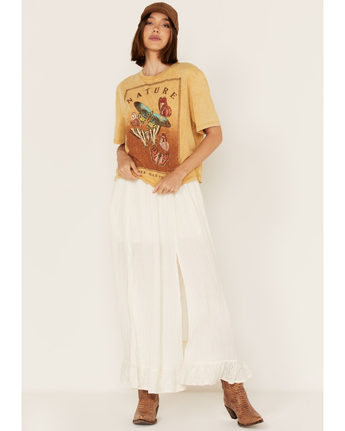 Cleo + Wolf Women's Nature Is Therapy Graphic Tee