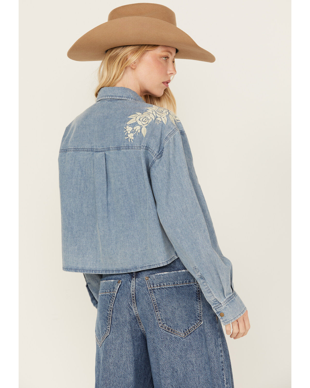 Cleo + Wolf Women's Medium Wash Cropped Denim Shirt