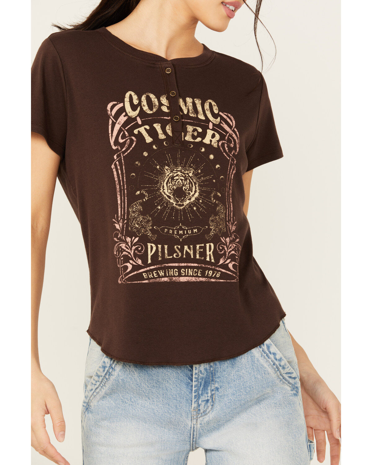 Cleo + Wolf Women's Alexander Short Sleeve Graphic Henley Shirt