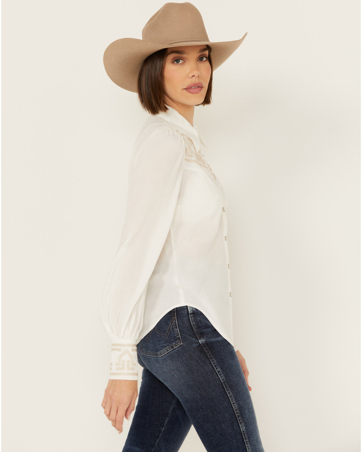 Shyanne Women's Embroidered Long Sleeve Pearl Snap Western Shirt