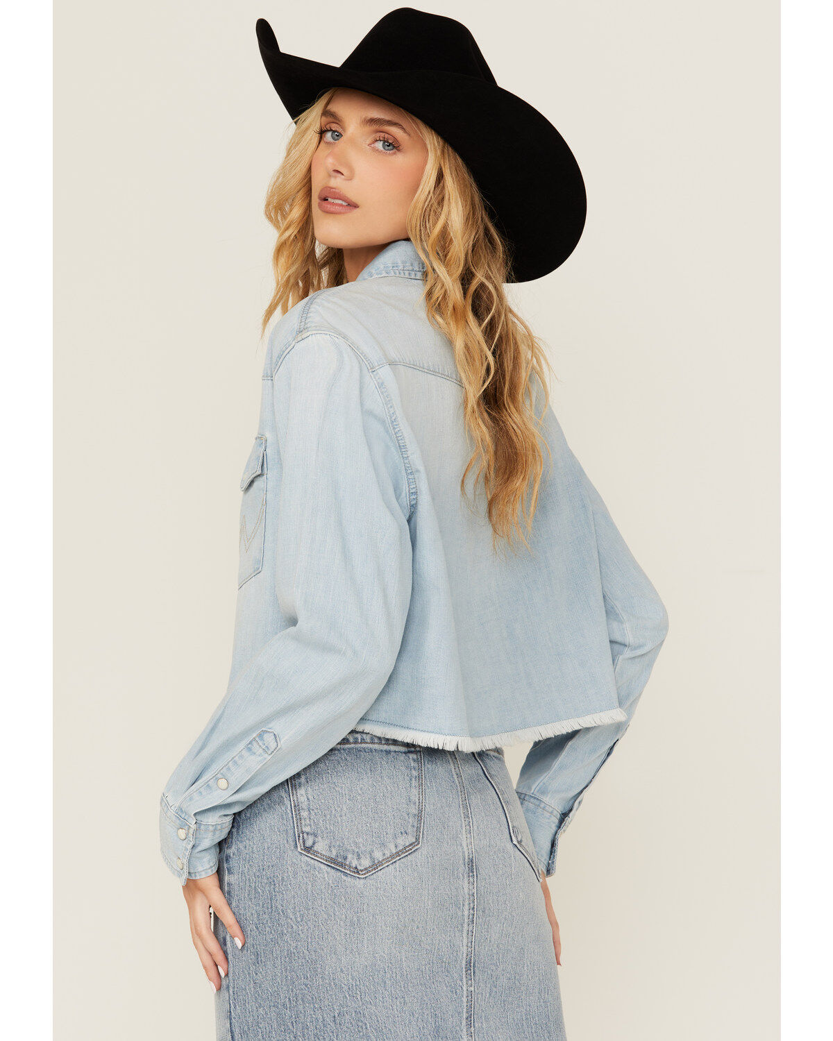 Wrangler Retro Women's Long Sleeve Snap Denim Cropped Western Shirt