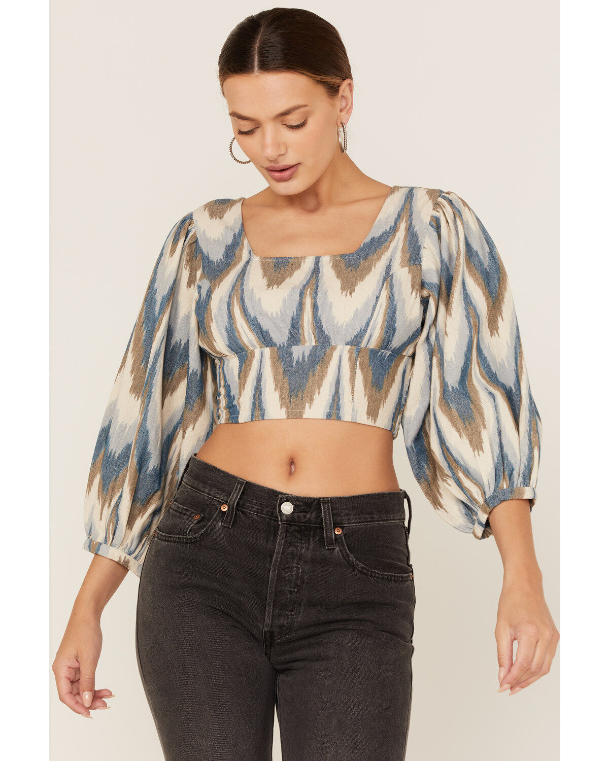 Shyanne Women's Ikat Print Puff Sleeve Crop Top