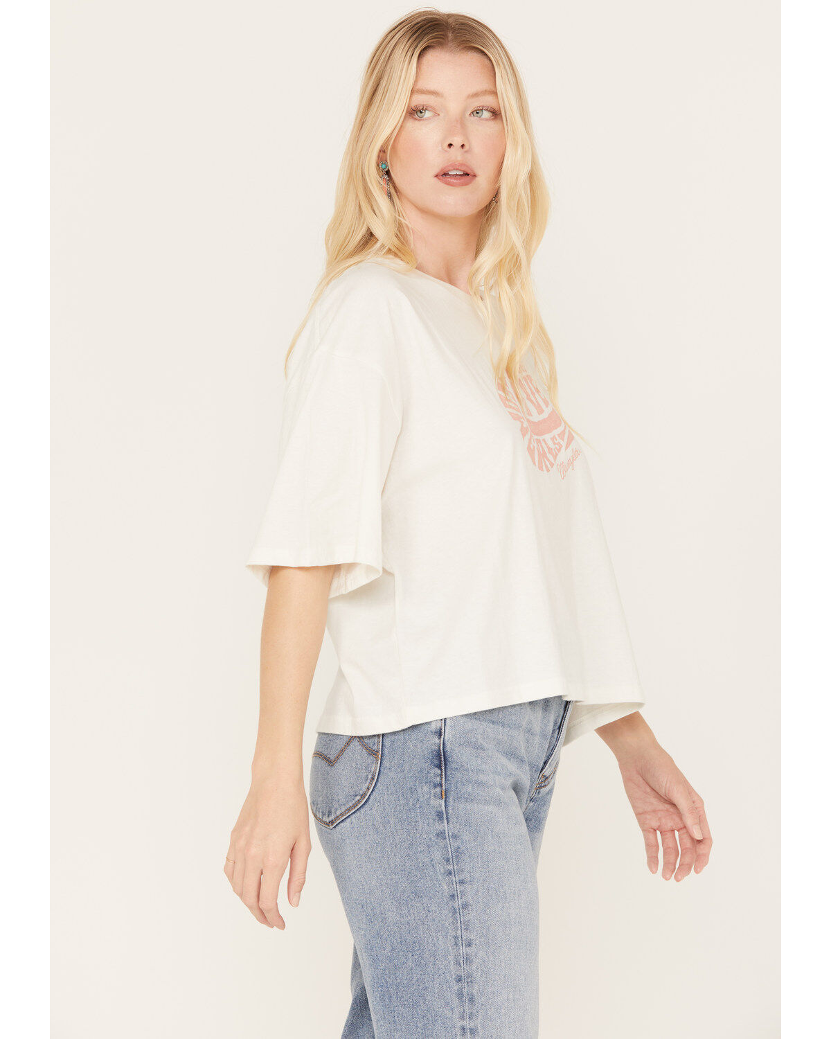 Wrangler Retro Women's Long Live Cowgirls Graphic Cropped Boxy Tee