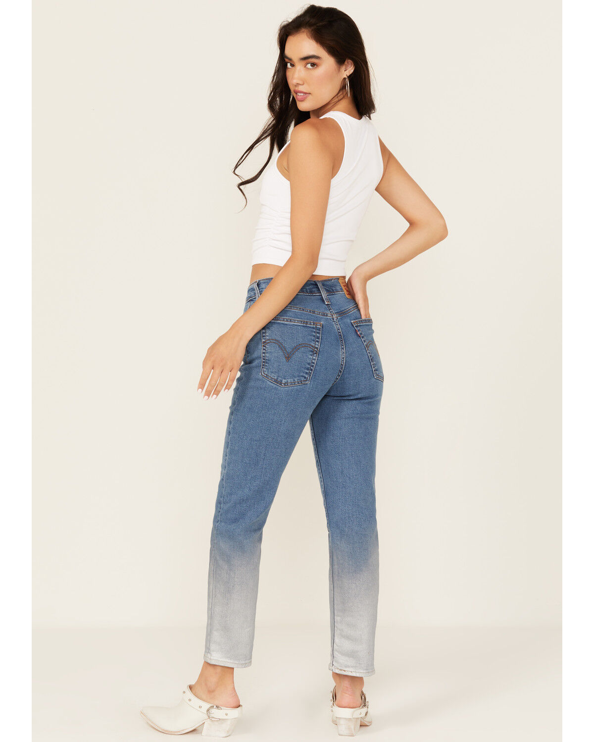 Levis' Women's Medium Wash Mid Rise Wedgie Straight Leg Stretch Denim Jeans