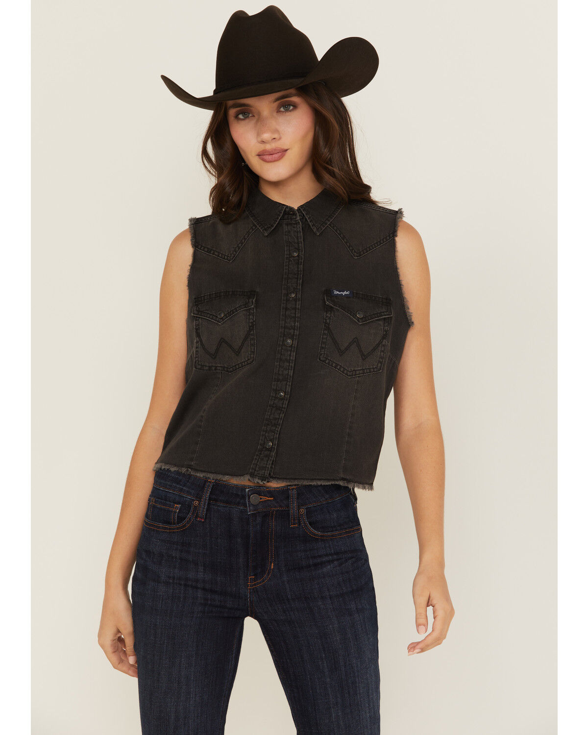 Wrangler Retro Women's Distressed Sleeveless Snap Cropped Western Shirt