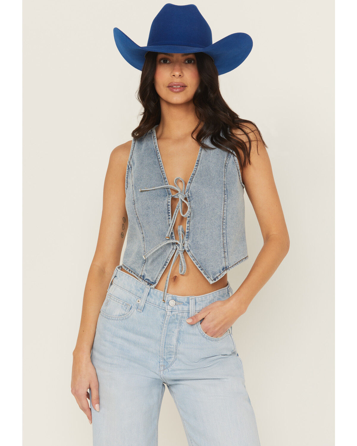 26 International Women's Light Wash Tie-Front Denim Vest