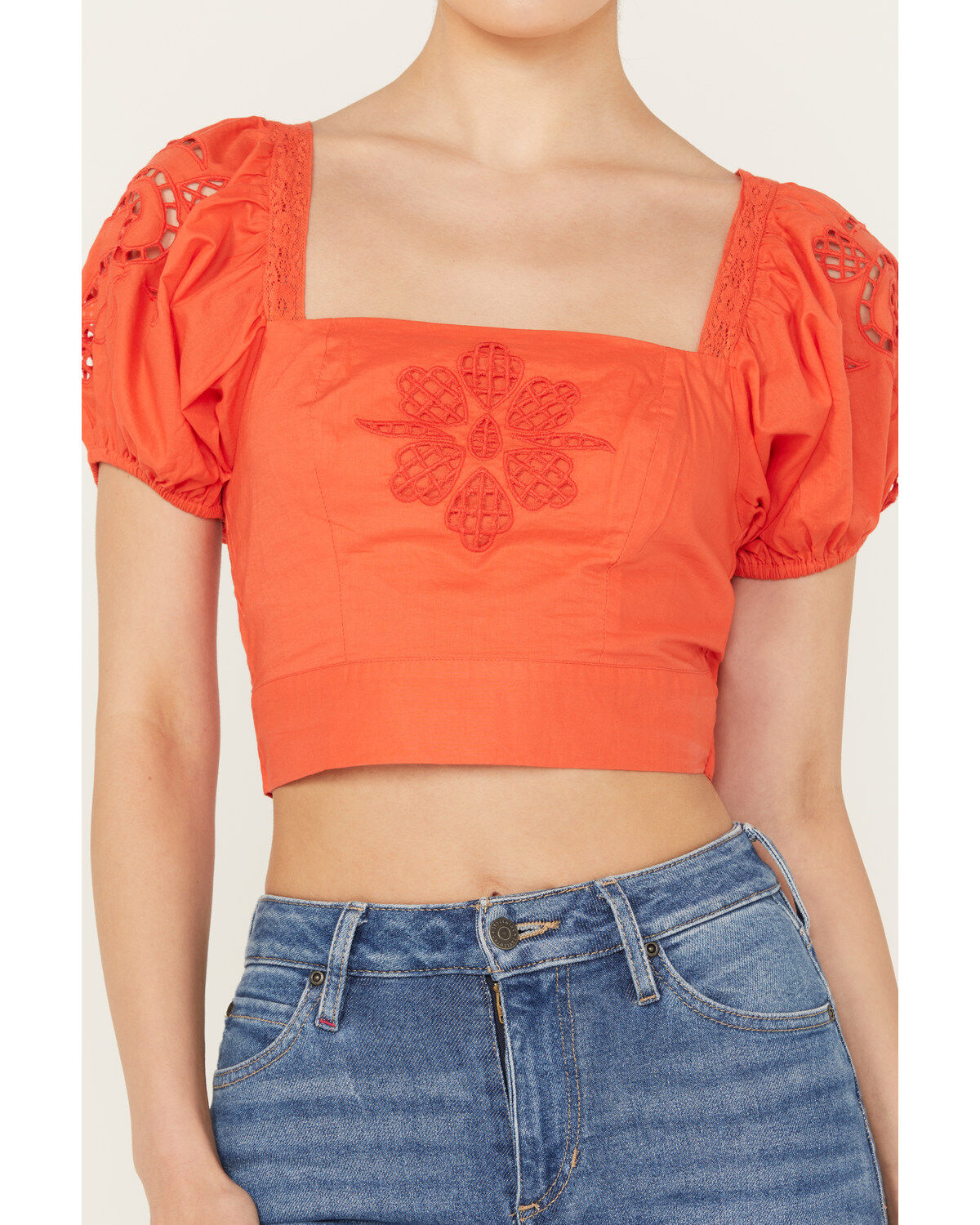 Band of the Free Women's Tie Back Short Sleeve Entrada Top