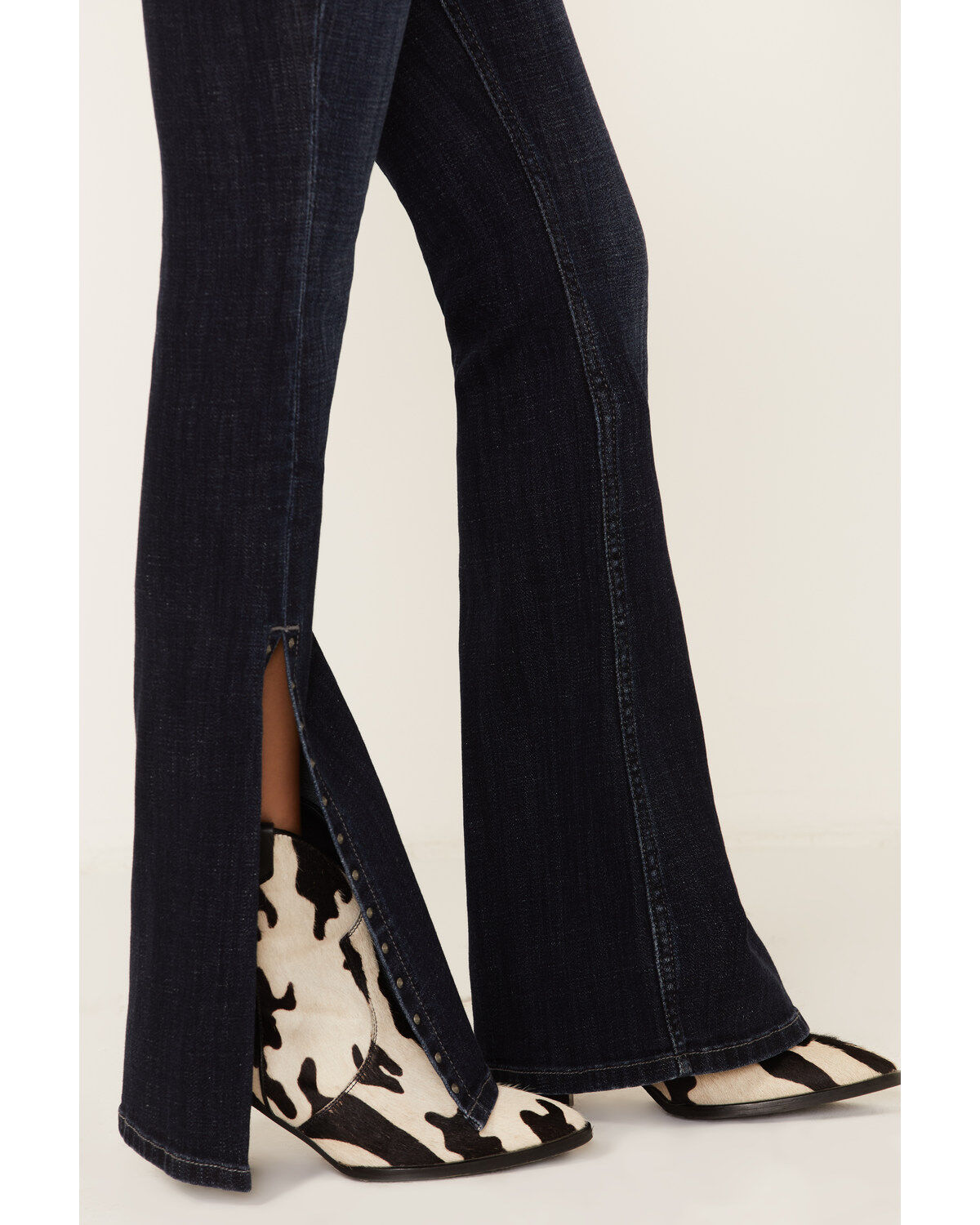 Idyllwind Women's Elliston Dark Wash Mid Rise Studded Slit Bootcut Jeans