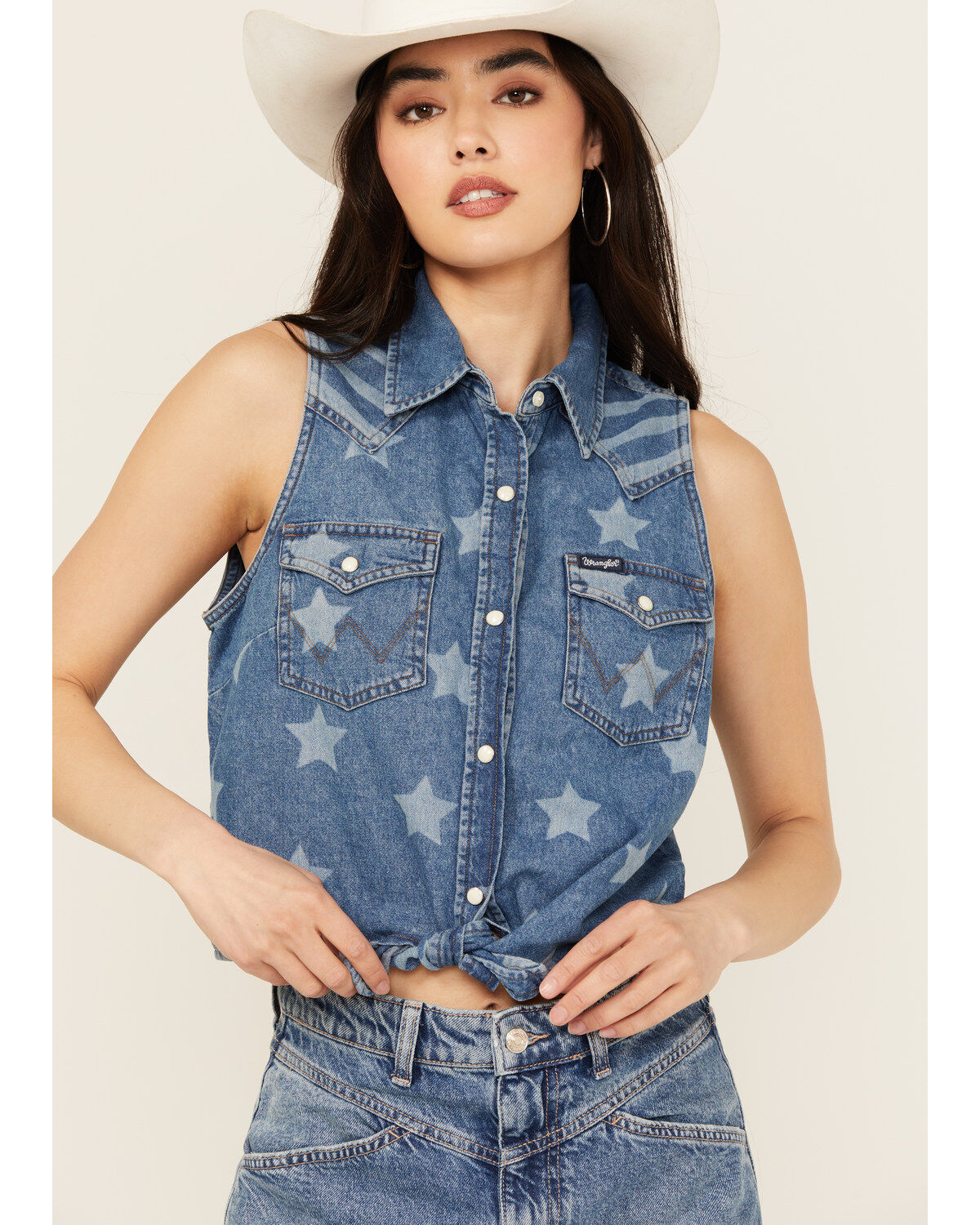 Wrangler Women's Americana Front Tie Sleeveless Snap Western Shirt