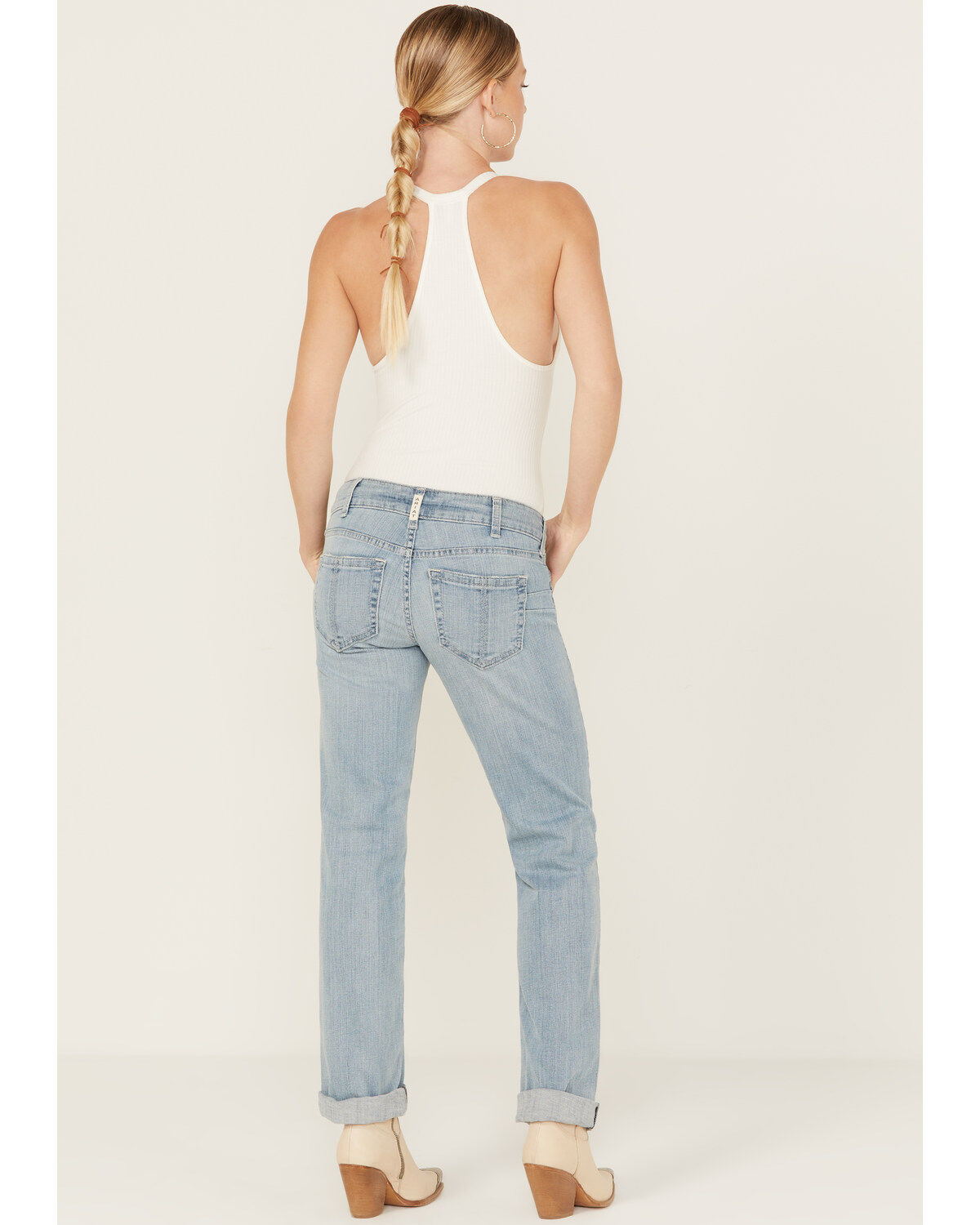 Ariat Women's R.E.A.L Light Wash Low Rise Lucy Straight Jeans