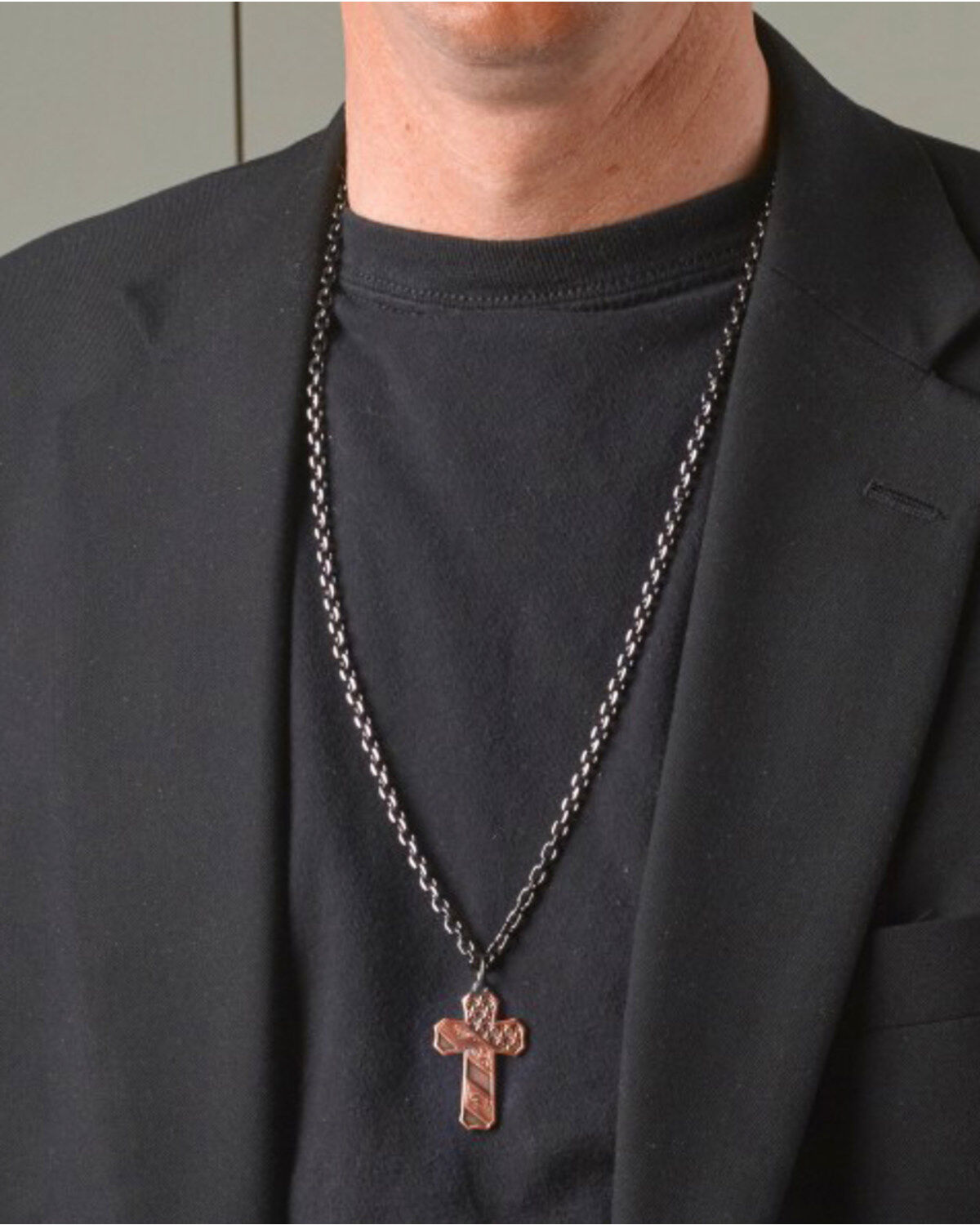 Montana Silversmiths Men's Nickel Faded Glory Cross Necklace
