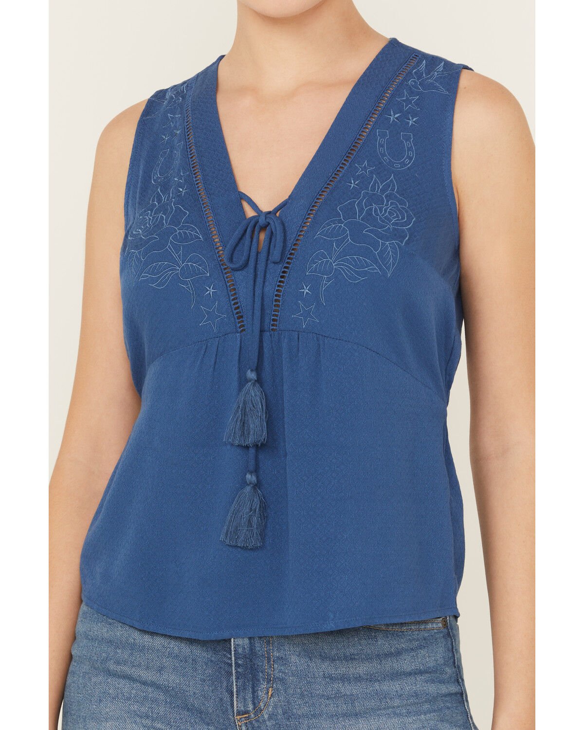 Idyllwind Women's Cedar Embroidered Tie-Front Sleeveless Top