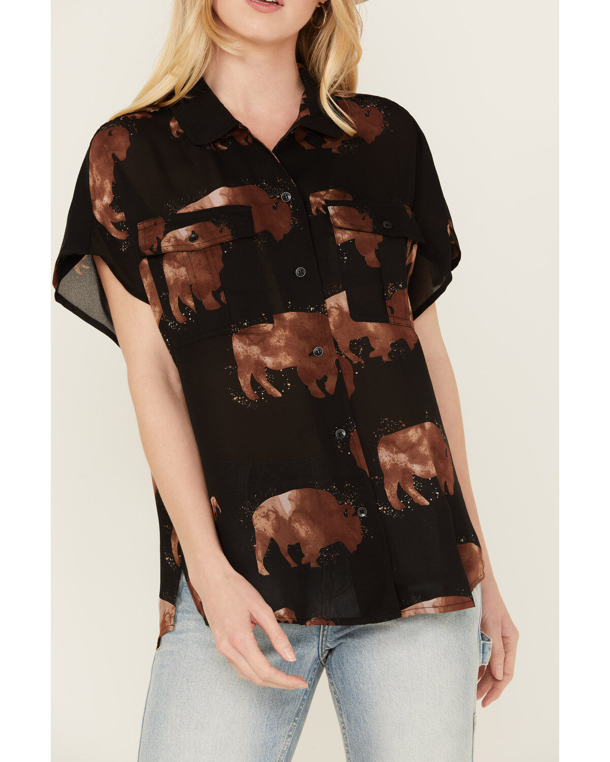 Ariat Women's Badland Buffalo Print Short Sleeve Button-Down Shirt