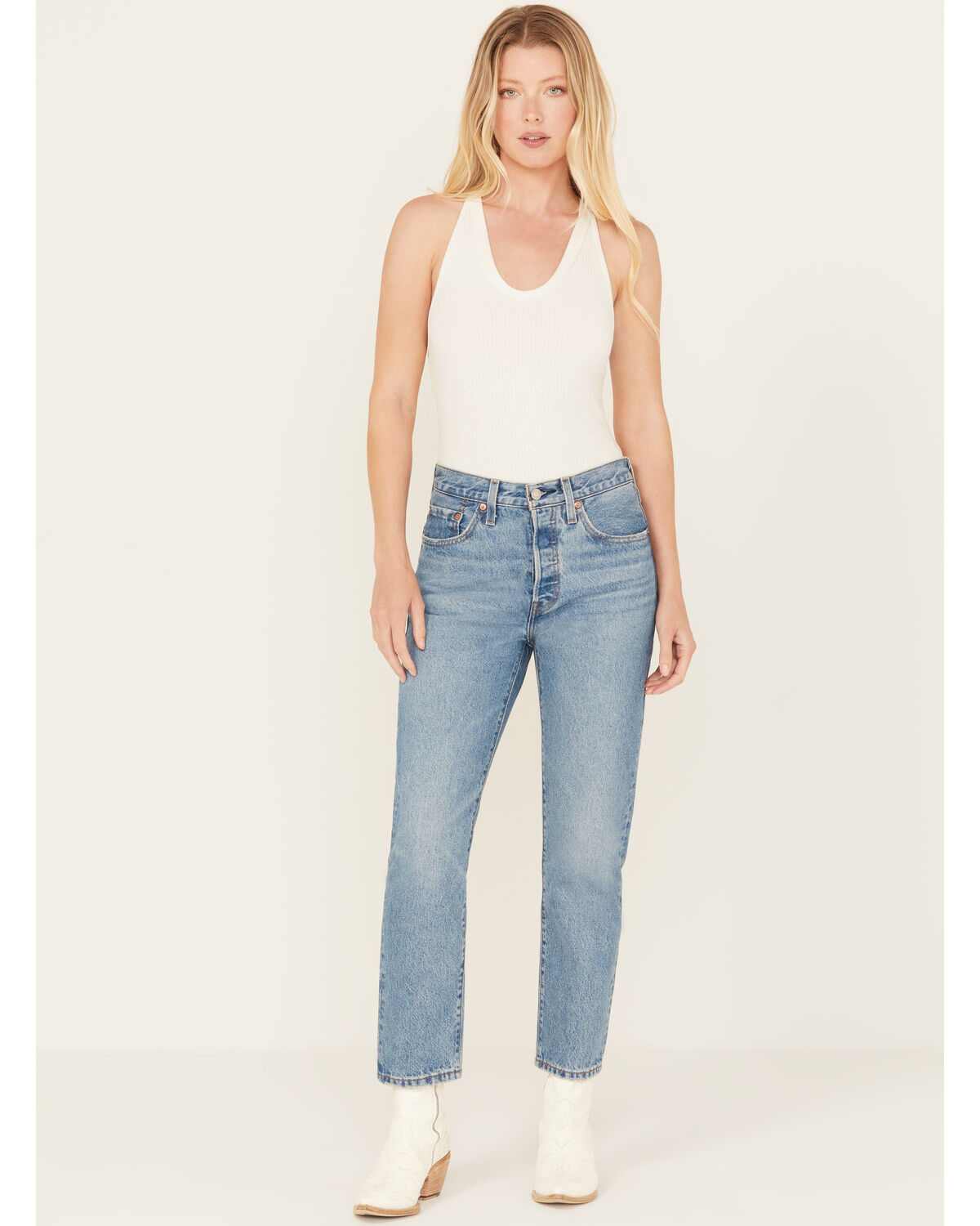 Levi's Women's Medium Wash High Rise Oxnard Athens Pushed 501 Cropped Jeans