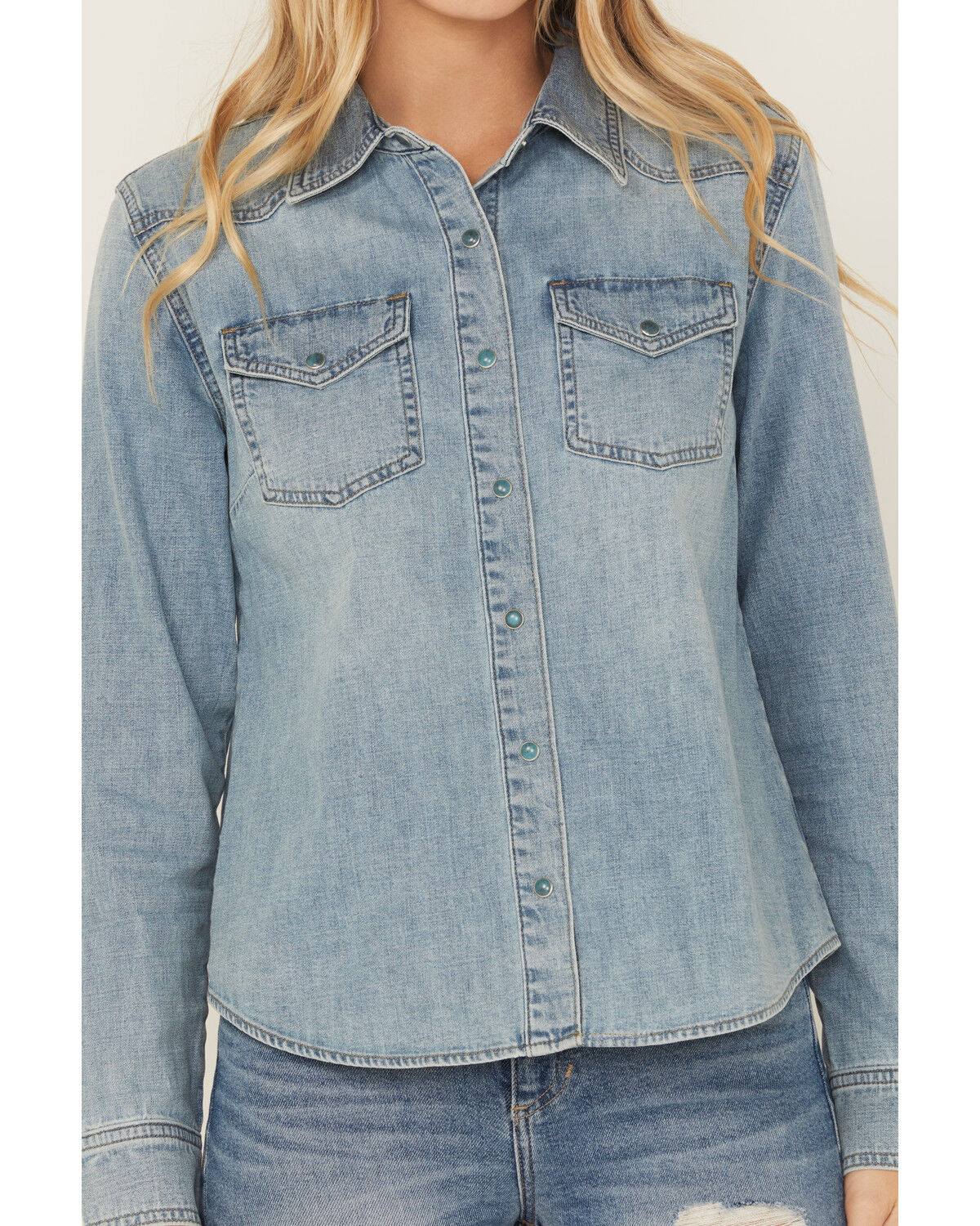 Idyllwind Women's Medium Wash Long Sleeve Snap Denim Shirt