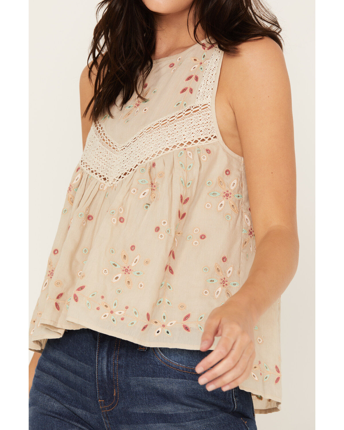 Cleo + Wolf Women's Embroidered Halter Top