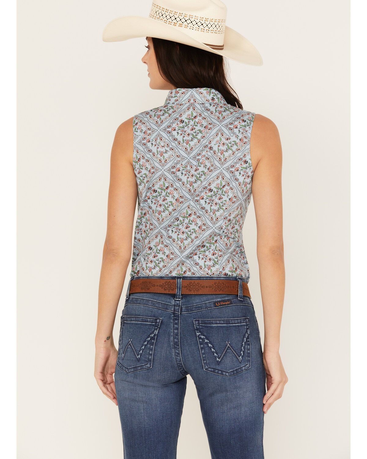 Wrangler Women's Floral Paisley Print Woven Sleeveless Snap Western Shirt