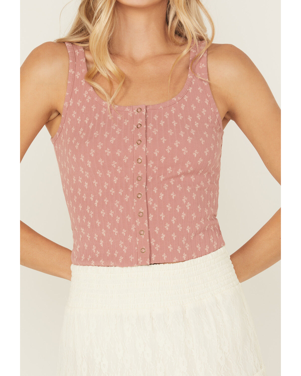 Cleo + Wolf Women's Floral Print Ribbed Sleeveless Cropped Tank Top