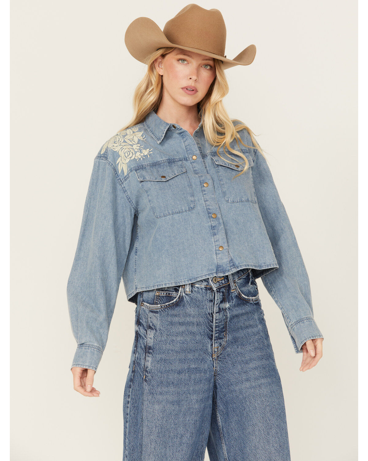 Cleo + Wolf Women's Medium Wash Cropped Denim Shirt