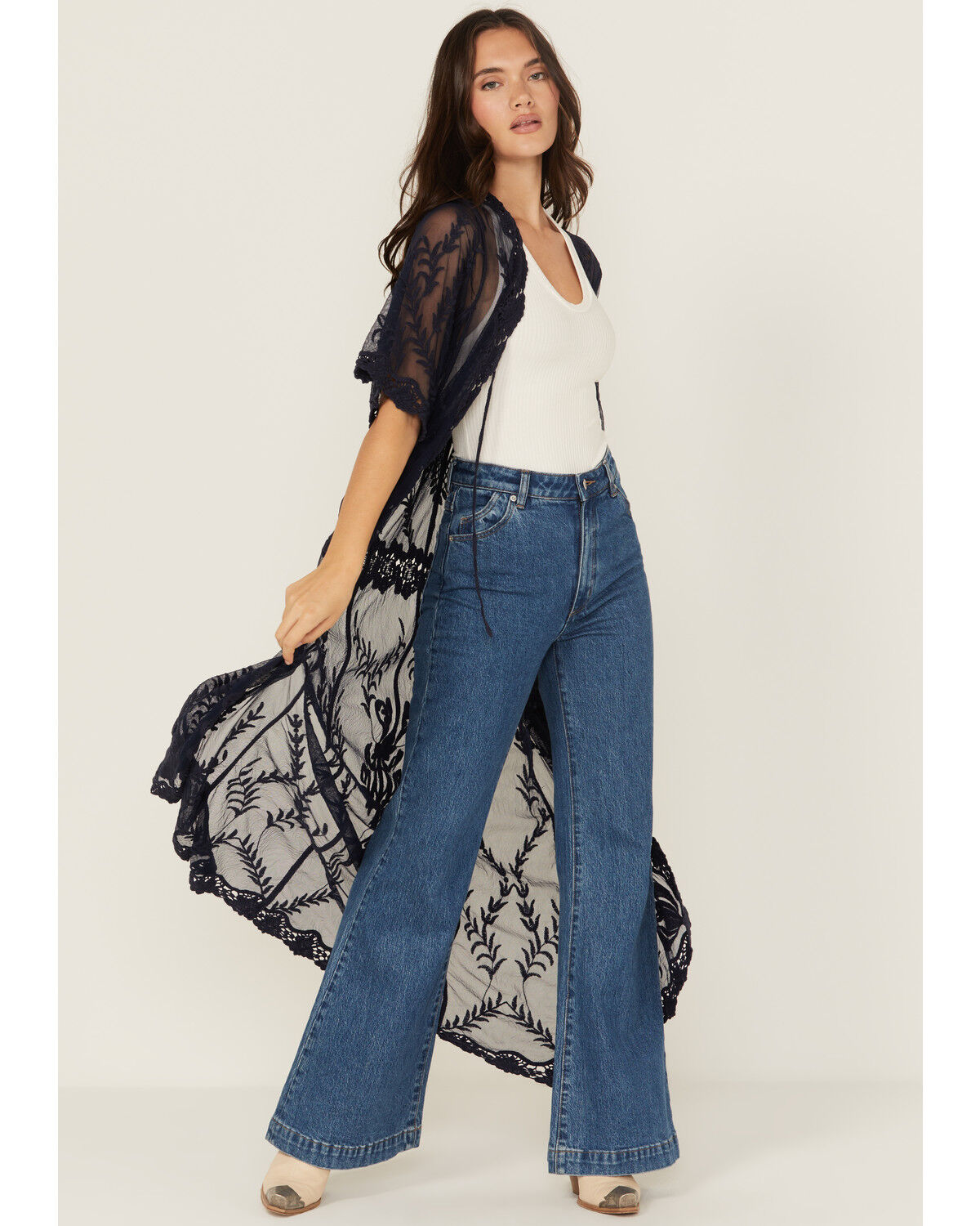Shyanne Women's Embroidered Mesh Kimono