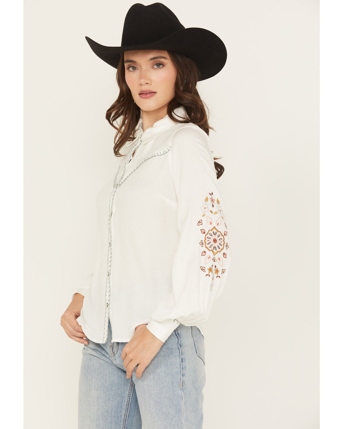Shyanne Women's Embroidered Long Sleeve Snap Western Shirt