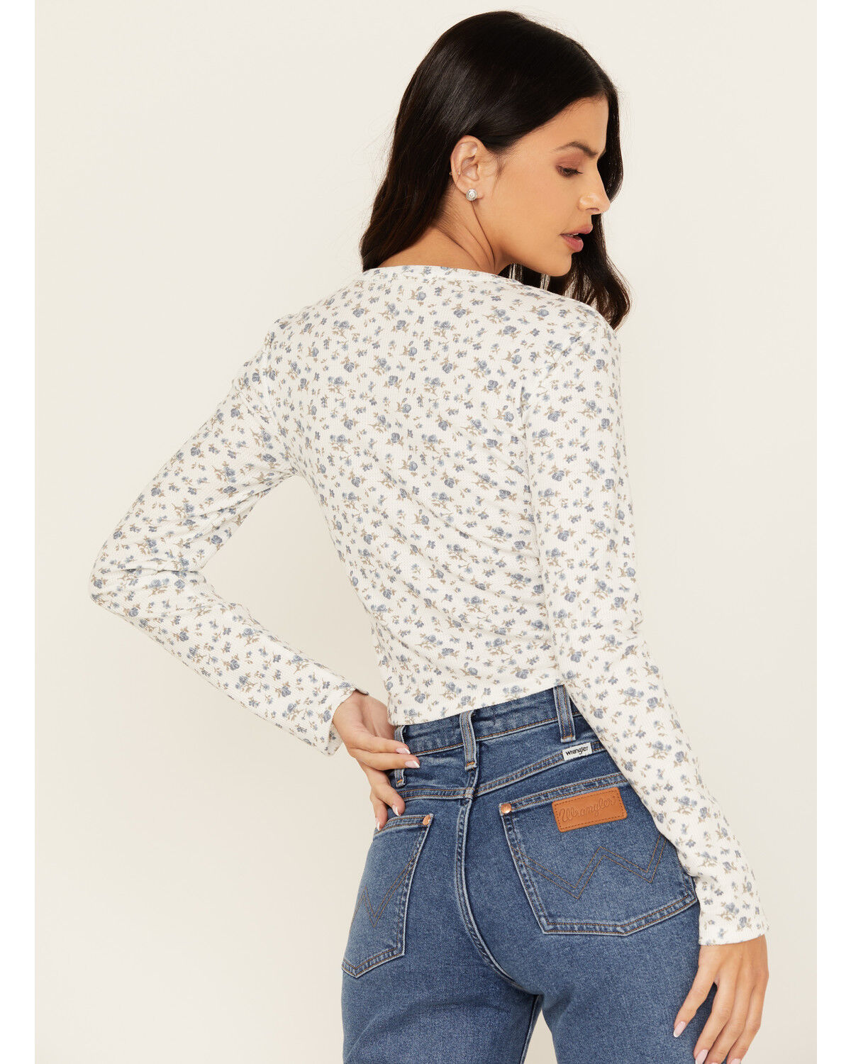 Originality Women's Floral Print Long Sleeve Cropped Tee