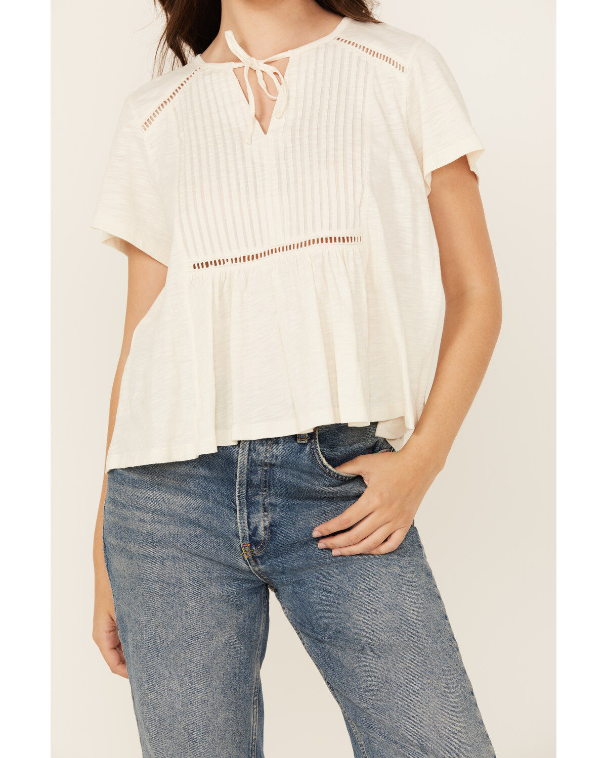 Cleo + Wolf Women's Bella Pintuck Detail Peasant Short Sleeve Blouse