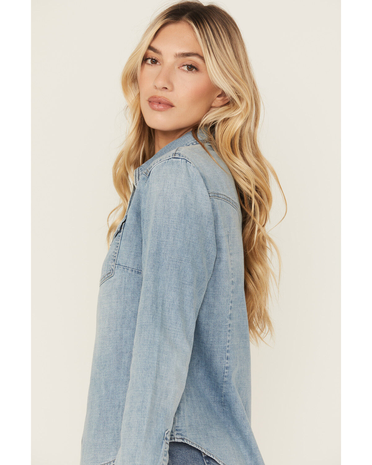 Idyllwind Women's Medium Wash Long Sleeve Snap Denim Shirt