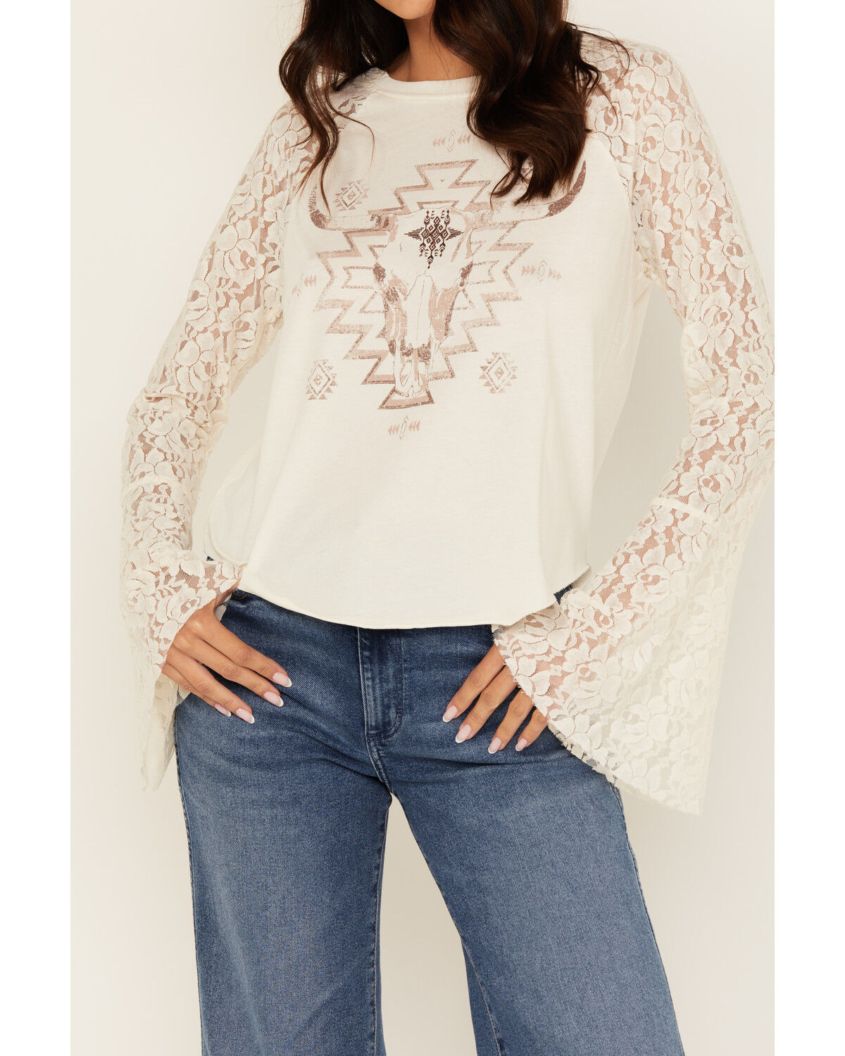 Shyanne Women's Steer Lace Long Sleeve Graphic Tee