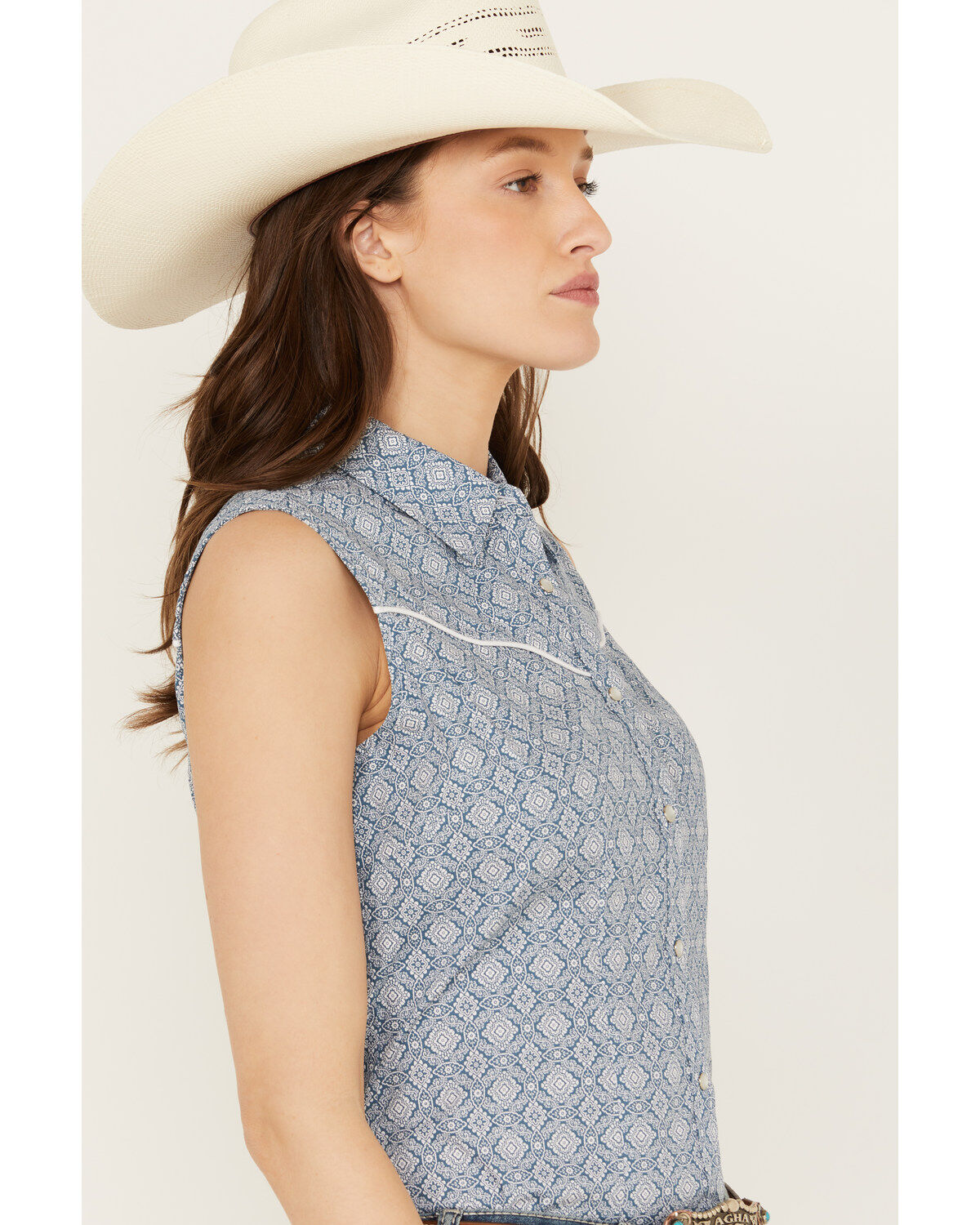 Ely Walker Women's Medallion Print Sleeveless Pearl Snap Western Shirt