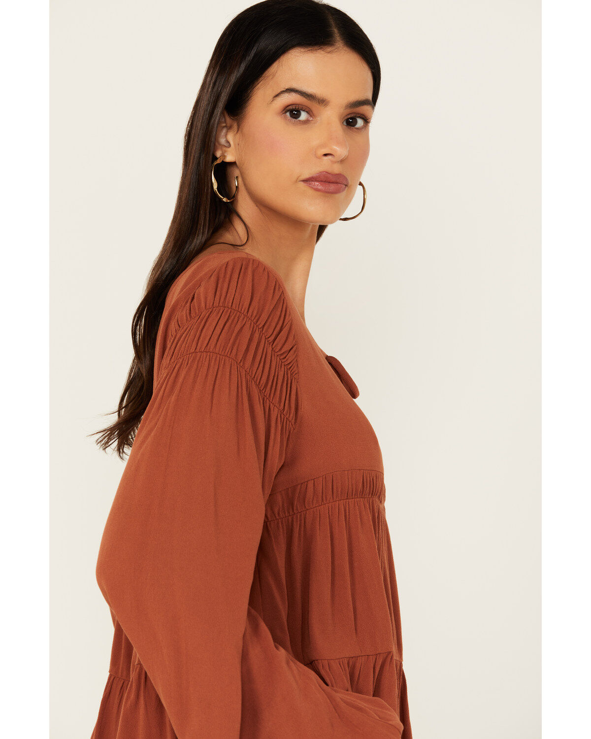 Cleo + Wolf Women's Tiered Flowy Tie Front Blouse