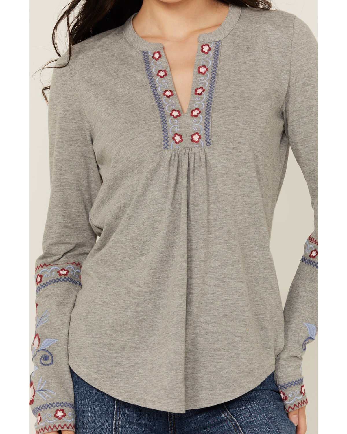 Roper Women's Floral Embroidered Long Sleeve Shirt