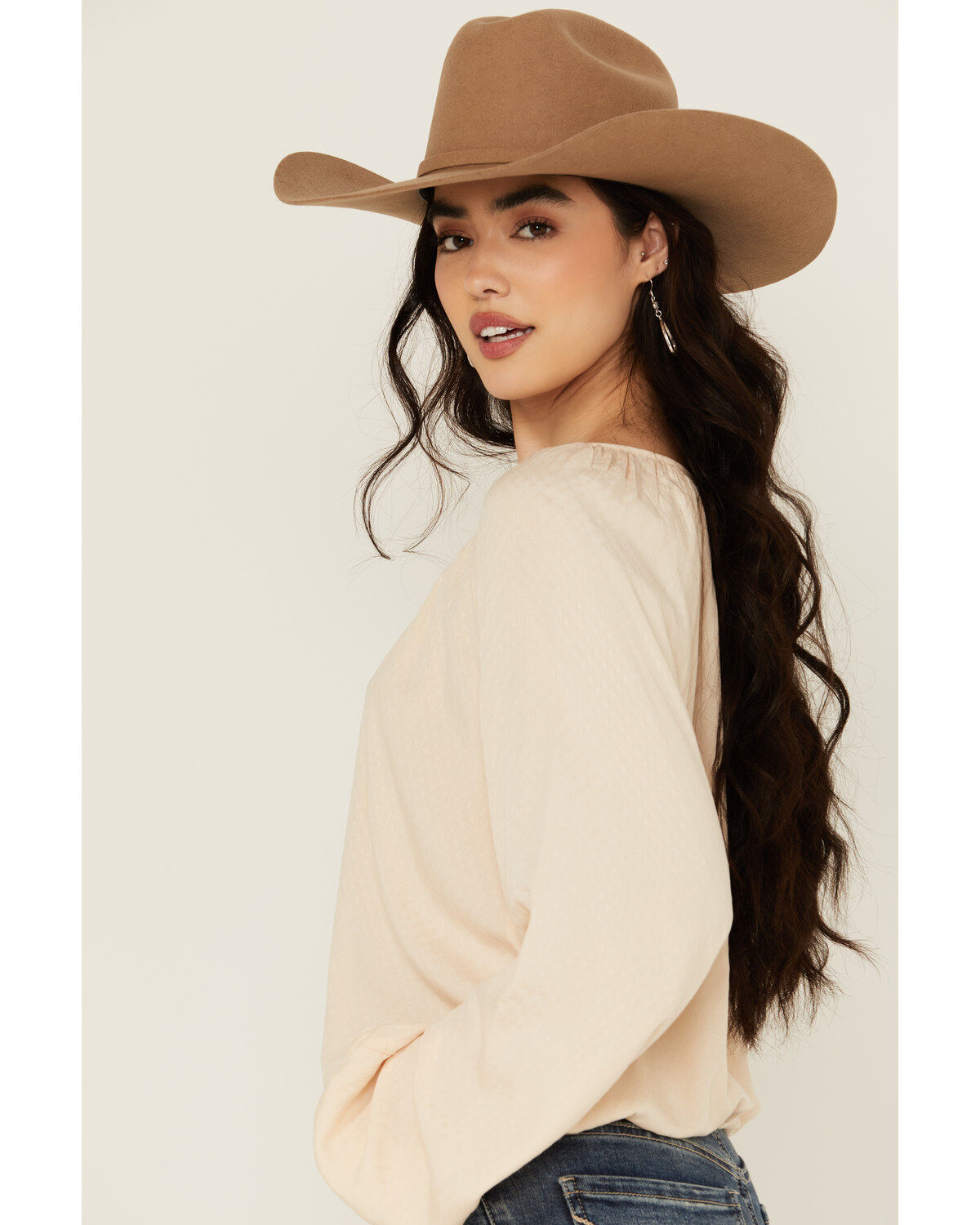 Cleo + Wolf Women's Christopher Solid Peasant Top