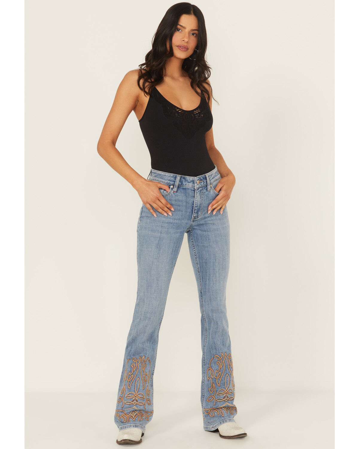 Idyllwind Women's Rebel Light Wash Mid Rise Boot Stitch Bootcut Super Stretch Denim Jeans
