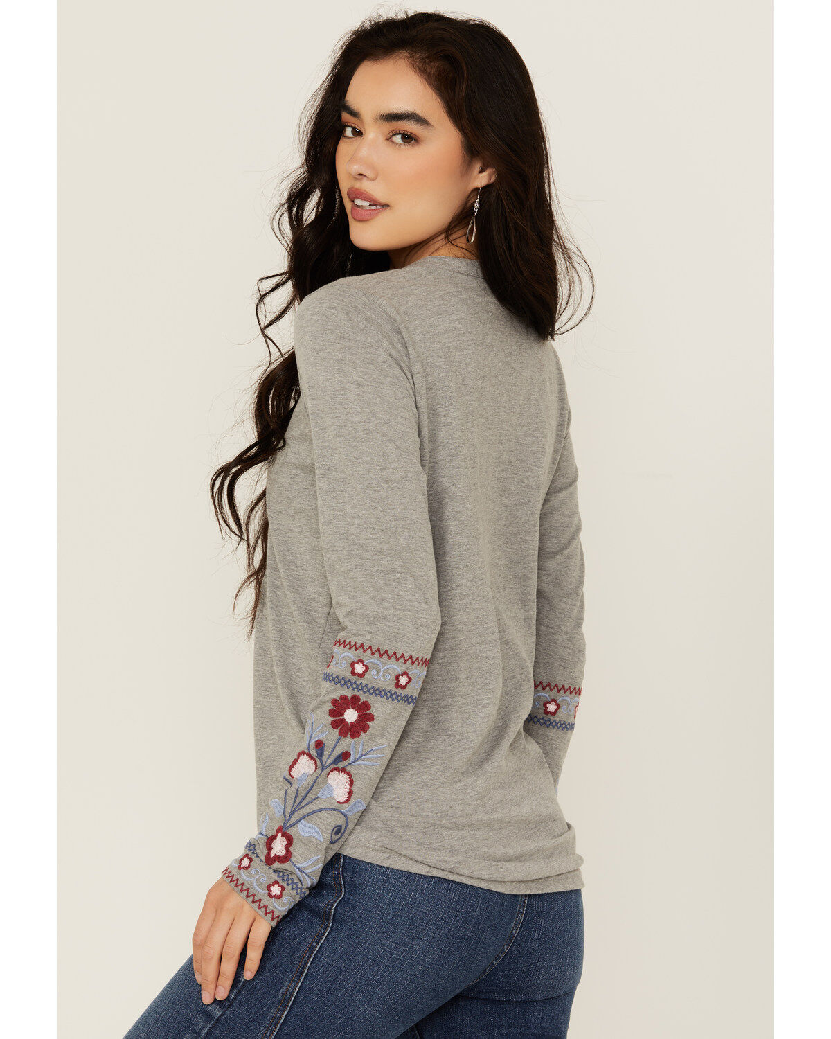 Roper Women's Floral Embroidered Long Sleeve Shirt