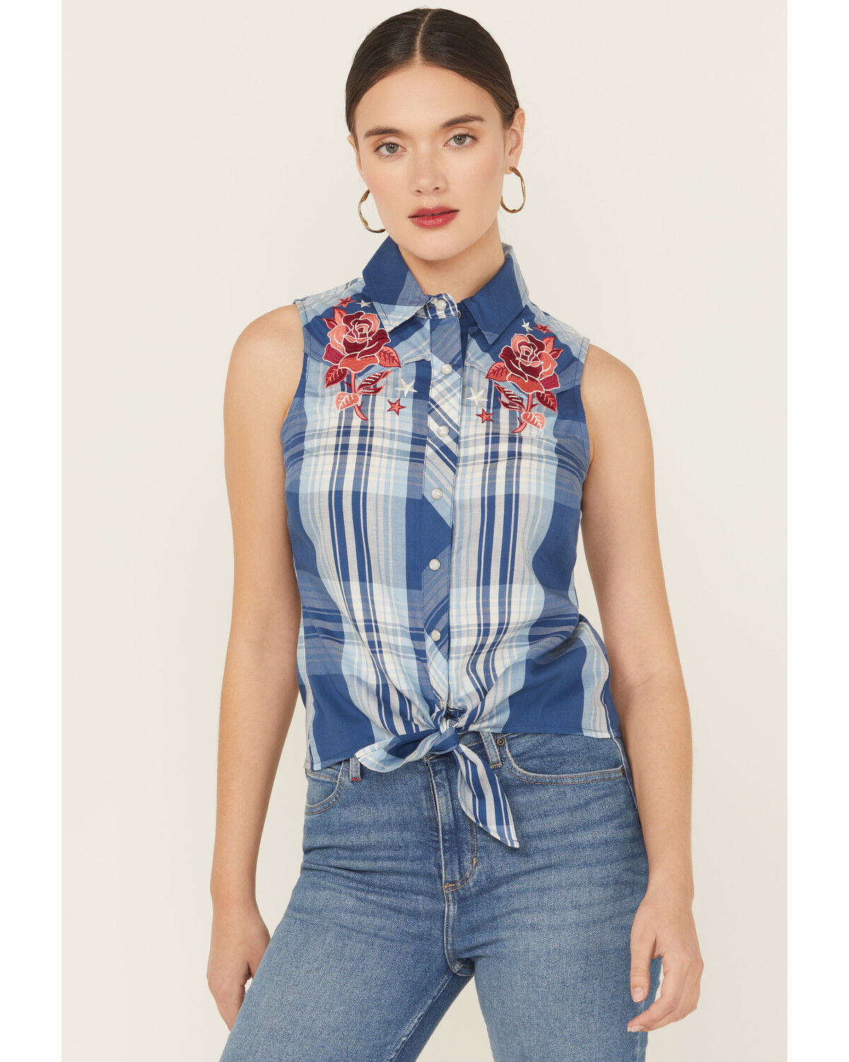 Idyllwind Women's Plaid Print Embroidered Front Sleeveless Snap Western Shirt
