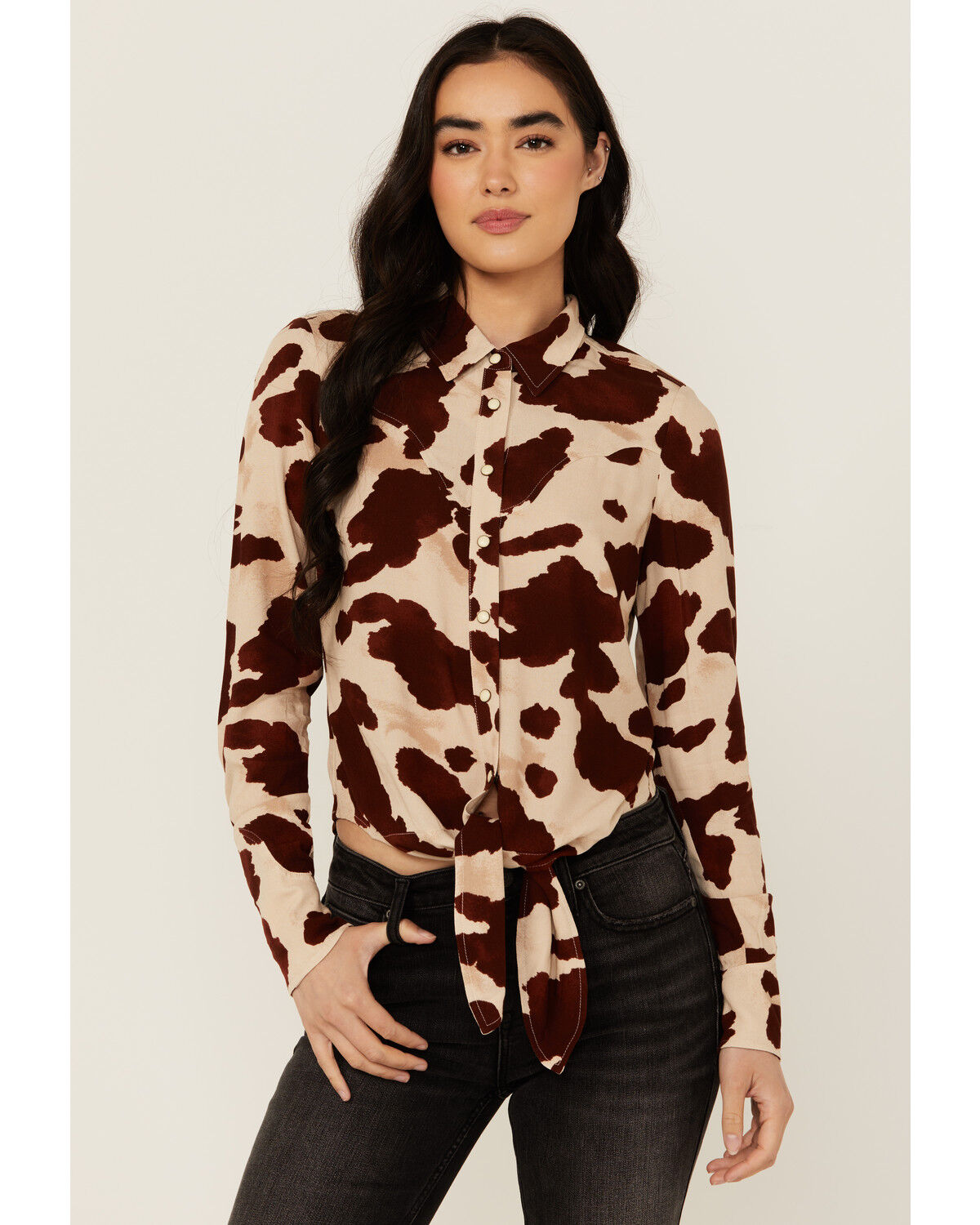 Idyllwind Women's Jeny Cow Print Long Sleeve Snap Tie-Front Western Shirt