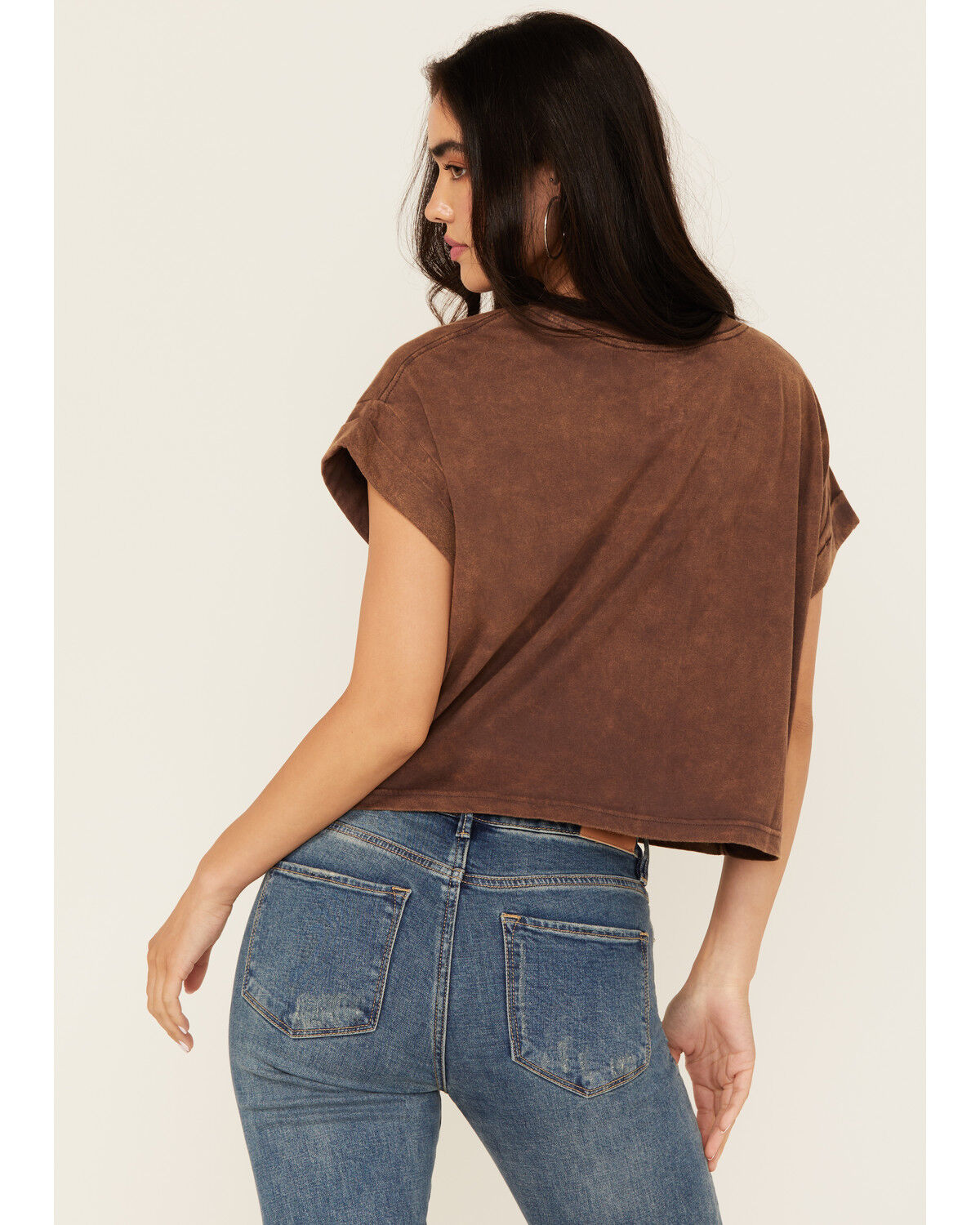 Cleo + Wolf Women's Off Rolled Sleeve Cropped Graphic Tee