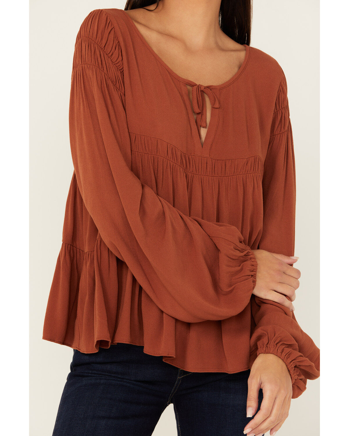 Cleo + Wolf Women's Tiered Flowy Tie Front Blouse