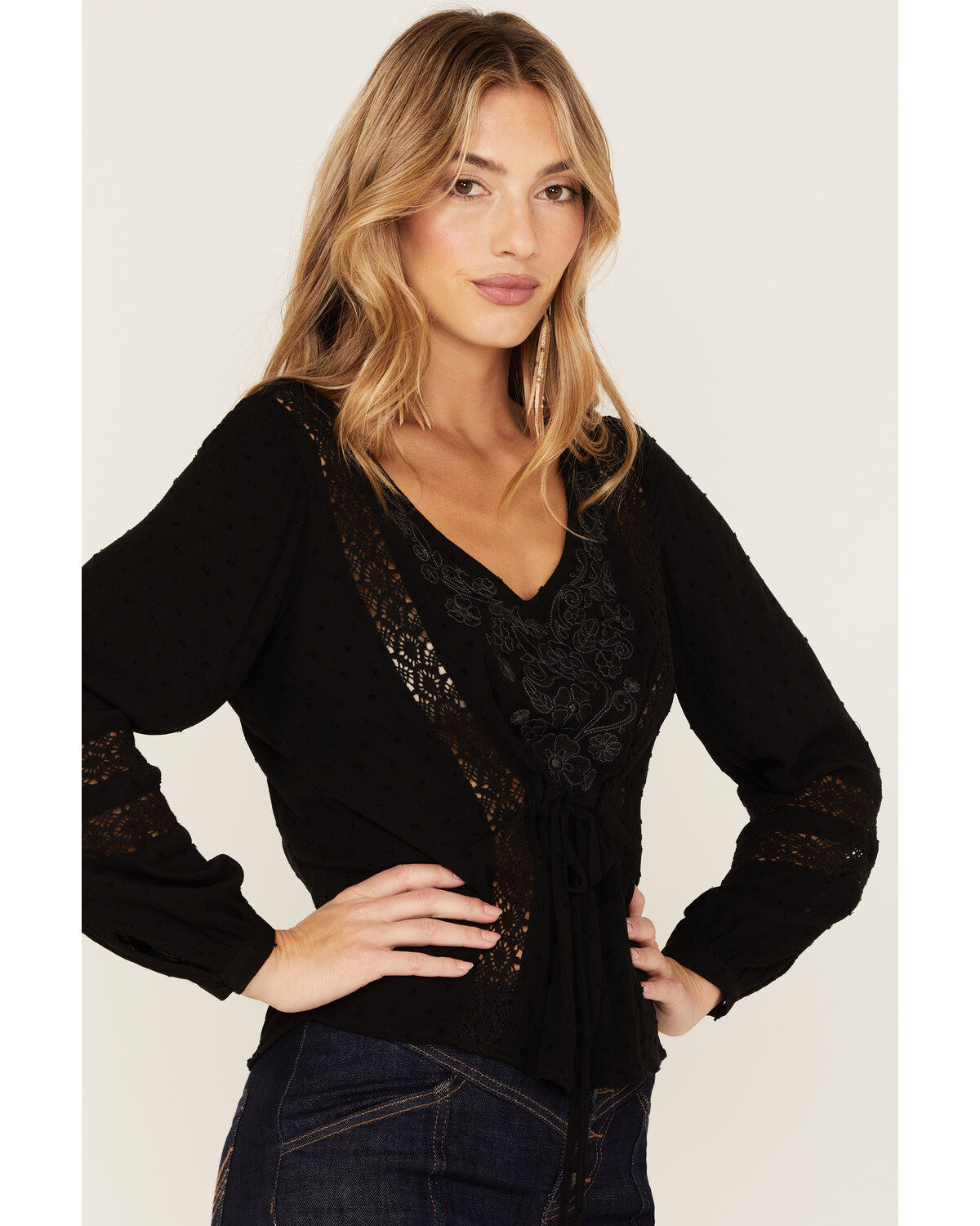 Idyllwind Women's Romance Floral Embroidered Swiss Dot Blouse
