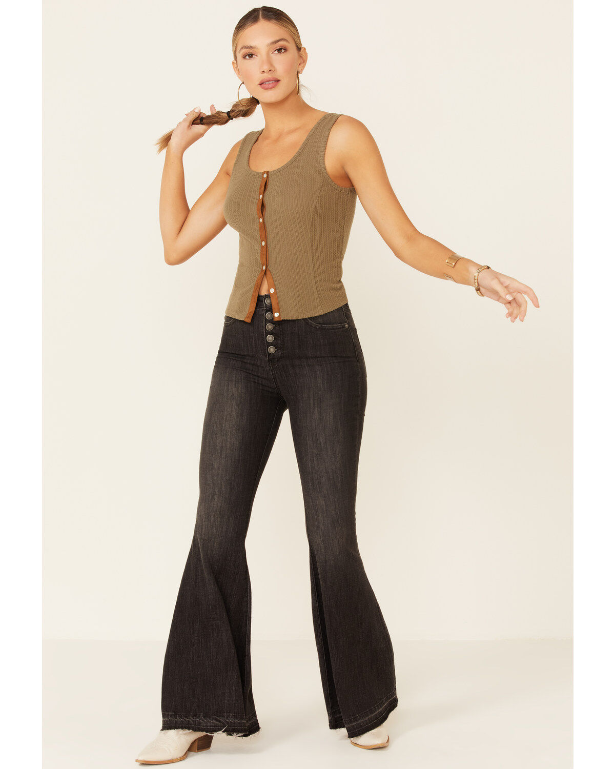 Shyanne Women's Ribbed Suede Placket Button-Down Tank Top