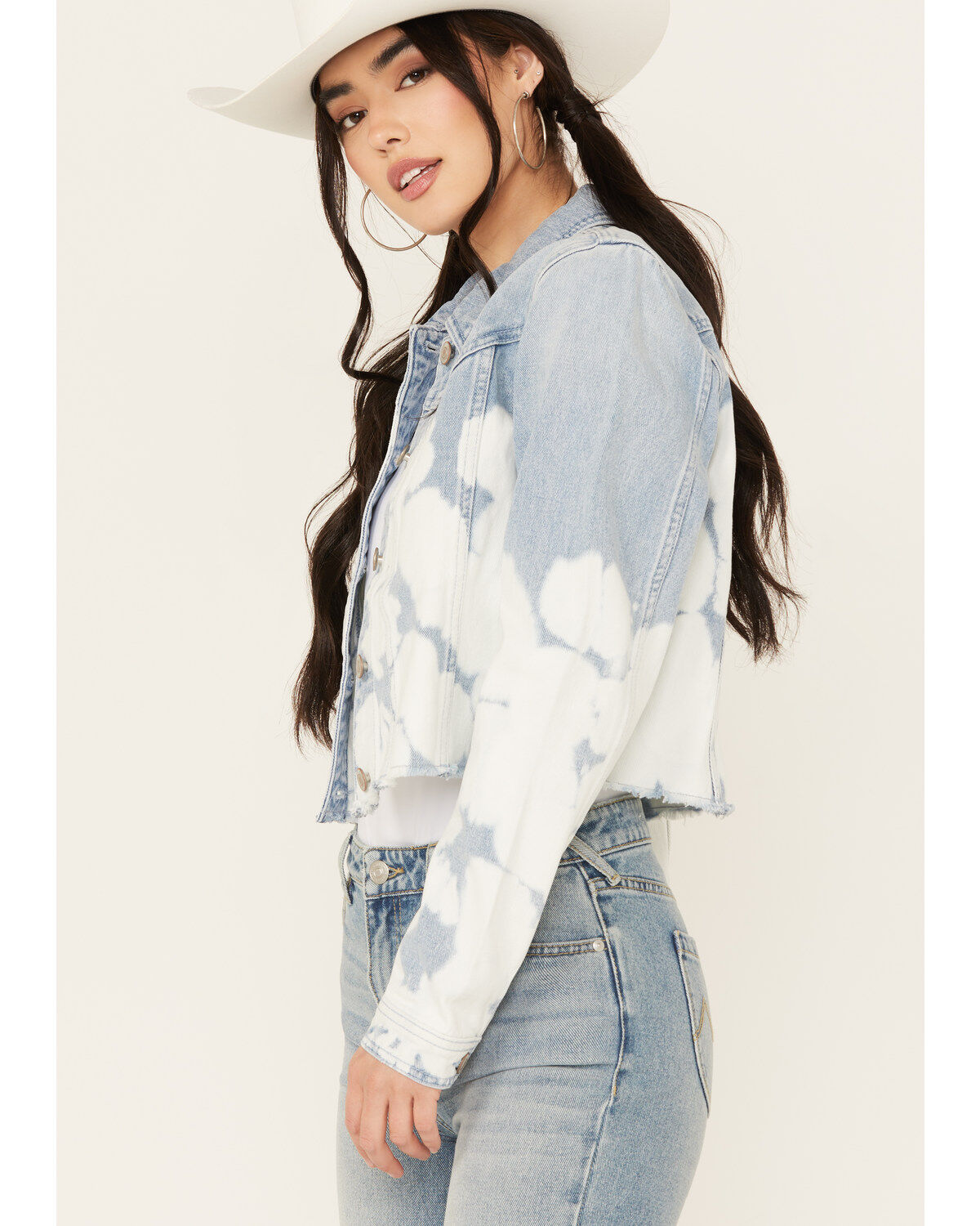 Shyanne Women's Light Wash Relaxed Cropped Denim Jacket