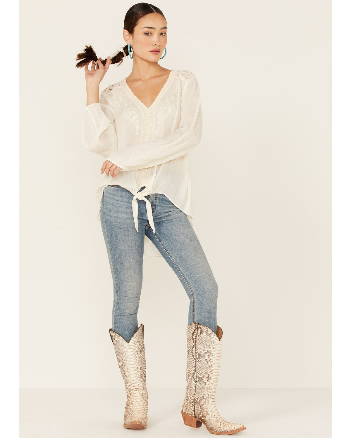 Nostalgia Women's Solid Cream Lace Tie-Front Long Sleeve Top