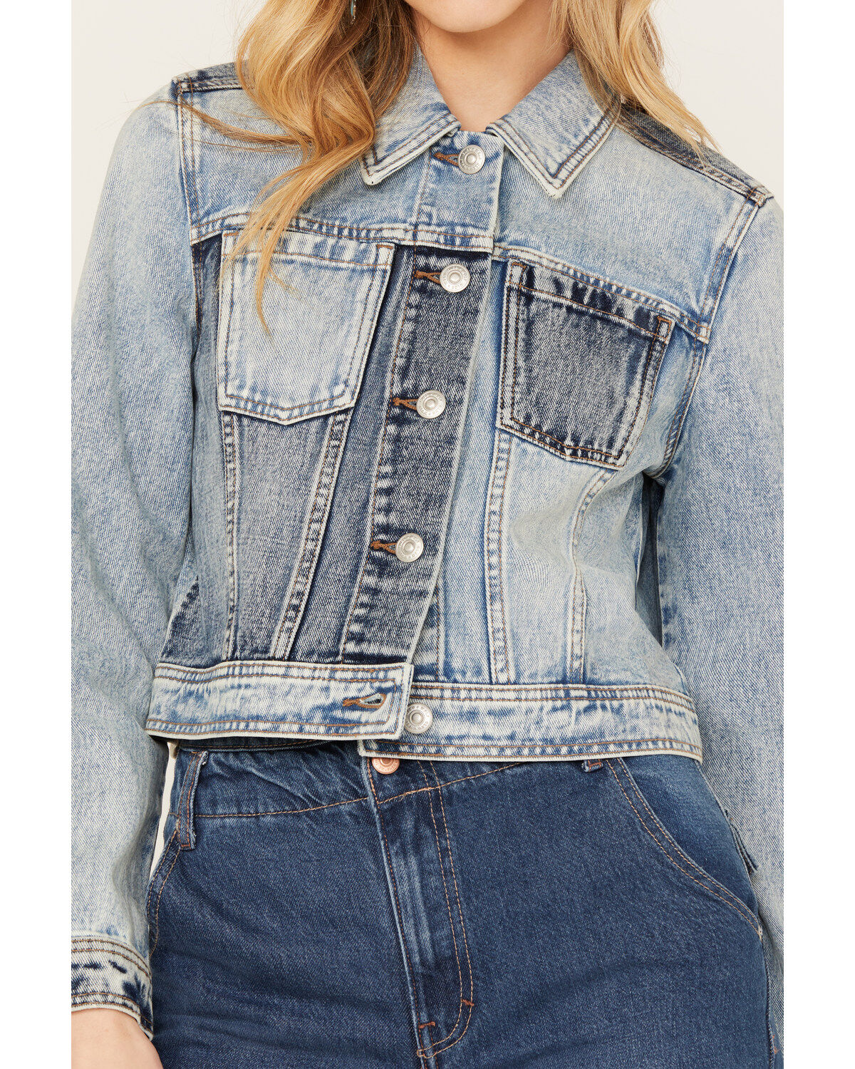 Cleo + Wolf Women's Light Wash Cropped Trucker Denim Jacket