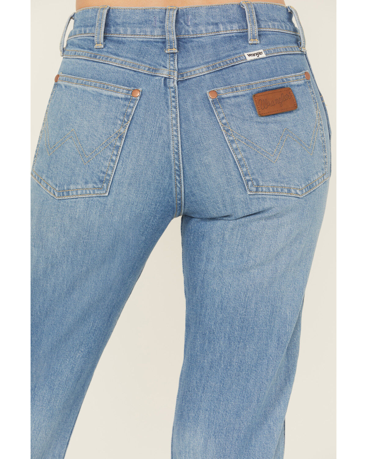 Wrangler Women's Sunset Medium Wash Mid Rise Heritage Straight Stretch Denim Jeans